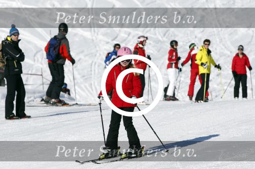 Lech, 18 Februari 2013 Fotoshoot Kon. huis in Lech tijdens de wintersportvakantie met o.a.: Koningin Beatrix, Prins Willem Alexander, Prinses Maxima, Prinses Amalia, Prinses Alexia en Prinses Ariane.
Foto Peter Smulders BV