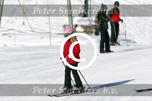Lech, 18 Februari 2013 Fotoshoot Kon. huis in Lech tijdens de wintersportvakantie met o.a.: Koningin Beatrix, Prins Willem Alexander, Prinses Maxima, Prinses Amalia, Prinses Alexia en Prinses Ariane.
Foto Peter Smulders BV
