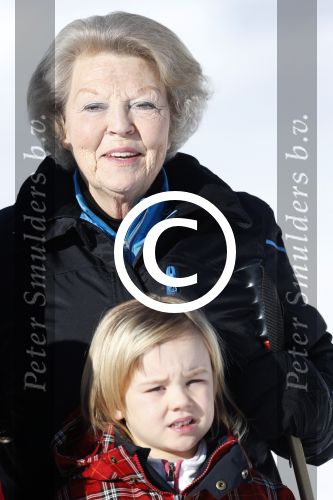 Lech, 18 Februari 2013 Fotoshoot Kon. huis in Lech tijdens de wintersportvakantie met o.a.: Koningin Beatrix, Prins Willem Alexander, Prinses Maxima, Prinses Amalia, Prinses Alexia en Prinses Ariane.
Foto Peter Smulders BV