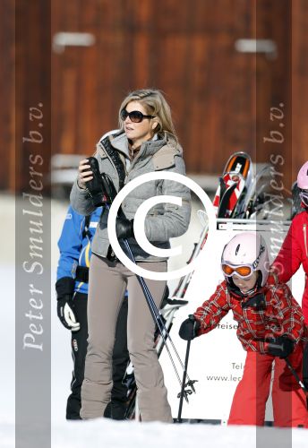 Lech, 18 Februari 2013 Fotoshoot Kon. huis in Lech tijdens de wintersportvakantie met o.a.: Koningin Beatrix, Prins Willem Alexander, Prinses Maxima, Prinses Amalia, Prinses Alexia en Prinses Ariane.
Foto Peter Smulders BV
