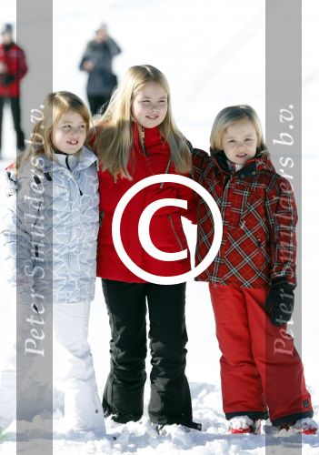 Lech, 18 Februari 2013 Fotoshoot Kon. huis in Lech tijdens de wintersportvakantie met o.a.: Koningin Beatrix, Prins Willem Alexander, Prinses Maxima, Prinses Amalia, Prinses Alexia en Prinses Ariane.
Foto Peter Smulders BV