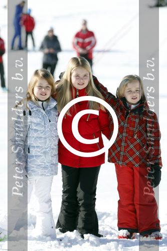 Lech, 18 Februari 2013 Fotoshoot Kon. huis in Lech tijdens de wintersportvakantie met o.a.: Koningin Beatrix, Prins Willem Alexander, Prinses Maxima, Prinses Amalia, Prinses Alexia en Prinses Ariane.
Foto Peter Smulders BV