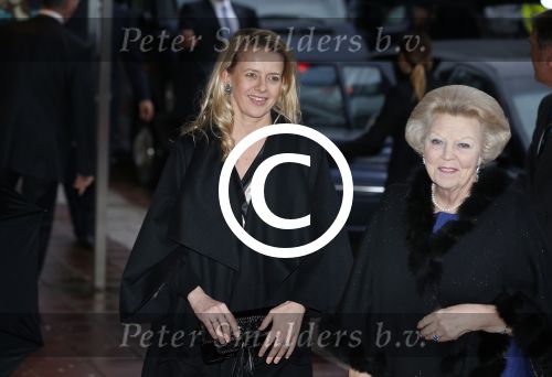 Utrecht 1 februari 2013
Koningin Beatrix viert haar 75e verjaardag in het beatrix theater in Utrecht. Koningin met prinses Mabel
Peter Smulders bv