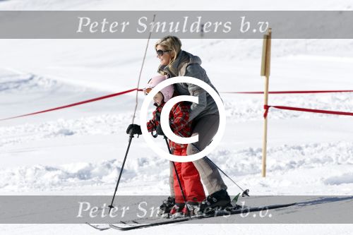 Lech, 18 Februari 2013 Fotoshoot Kon. huis in Lech tijdens de wintersportvakantie met o.a.: Koningin Beatrix, Prins Willem Alexander, Prinses Maxima, Prinses Amalia, Prinses Alexia en Prinses Ariane.
Foto Peter Smulders BV