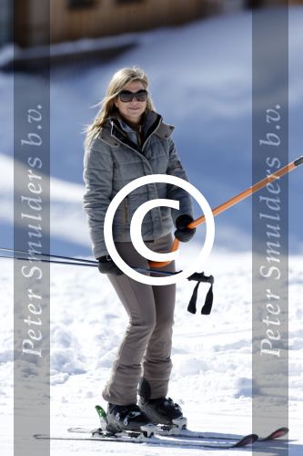 Lech, 18 Februari 2013 Fotoshoot Kon. huis in Lech tijdens de wintersportvakantie met o.a.: Koningin Beatrix, Prins Willem Alexander, Prinses Maxima, Prinses Amalia, Prinses Alexia en Prinses Ariane.
Foto Peter Smulders BV