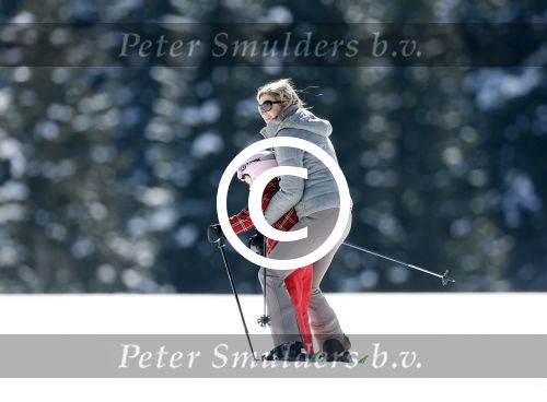 Lech, 18 Februari 2013 Fotoshoot Kon. huis in Lech tijdens de wintersportvakantie met o.a.: Koningin Beatrix, Prins Willem Alexander, Prinses Maxima, Prinses Amalia, Prinses Alexia en Prinses Ariane.
Foto Peter Smulders BV