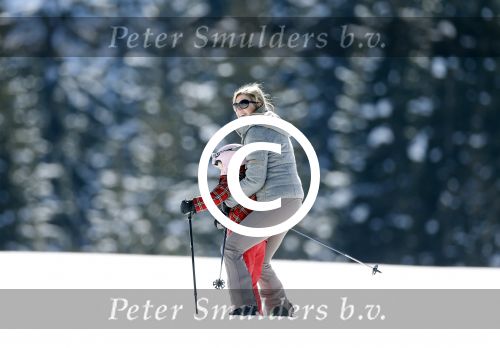 Lech, 18 Februari 2013 Fotoshoot Kon. huis in Lech tijdens de wintersportvakantie met o.a.: Koningin Beatrix, Prins Willem Alexander, Prinses Maxima, Prinses Amalia, Prinses Alexia en Prinses Ariane.
Foto Peter Smulders BV