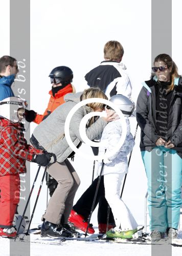 Lech, 18 Februari 2013 Fotoshoot Kon. huis in Lech tijdens de wintersportvakantie met o.a.: Koningin Beatrix, Prins Willem Alexander, Prinses Maxima, Prinses Amalia, Prinses Alexia en Prinses Ariane.
Foto Peter Smulders BV