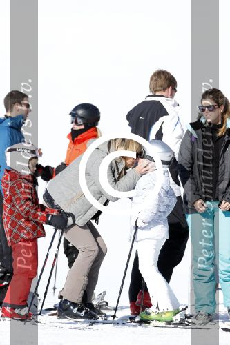 Lech, 18 Februari 2013 Fotoshoot Kon. huis in Lech tijdens de wintersportvakantie met o.a.: Koningin Beatrix, Prins Willem Alexander, Prinses Maxima, Prinses Amalia, Prinses Alexia en Prinses Ariane.
Foto Peter Smulders BV