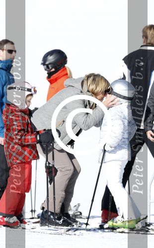 Lech, 18 Februari 2013 Fotoshoot Kon. huis in Lech tijdens de wintersportvakantie met o.a.: Koningin Beatrix, Prins Willem Alexander, Prinses Maxima, Prinses Amalia, Prinses Alexia en Prinses Ariane.
Foto Peter Smulders BV