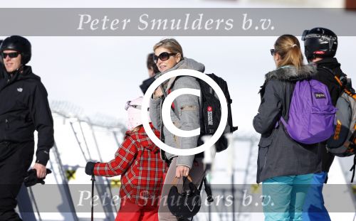 Lech, 18 Februari 2013 Fotoshoot Kon. huis in Lech tijdens de wintersportvakantie met o.a.: Koningin Beatrix, Prins Willem Alexander, Prinses Maxima, Prinses Amalia, Prinses Alexia en Prinses Ariane.
Foto Peter Smulders BV
