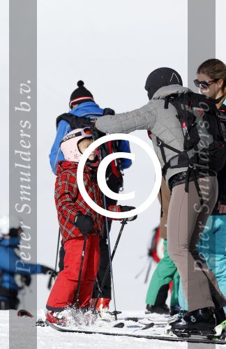 Lech, 18 Februari 2013 Fotoshoot Kon. huis in Lech tijdens de wintersportvakantie met o.a.: Koningin Beatrix, Prins Willem Alexander, Prinses Maxima, Prinses Amalia, Prinses Alexia en Prinses Ariane.
Foto Peter Smulders BV