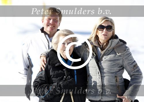 Lech, 18 Februari 2013 Fotoshoot Kon. huis in Lech tijdens de wintersportvakantie met o.a.: Koningin Beatrix, Prins Willem Alexander, Prinses Maxima, Prinses Amalia, Prinses Alexia en Prinses Ariane.
Foto Peter Smulders BV