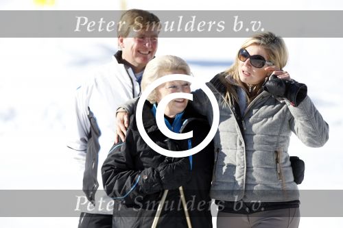 Lech, 18 Februari 2013 Fotoshoot Kon. huis in Lech tijdens de wintersportvakantie met o.a.: Koningin Beatrix, Prins Willem Alexander, Prinses Maxima, Prinses Amalia, Prinses Alexia en Prinses Ariane.
Foto Peter Smulders BV
