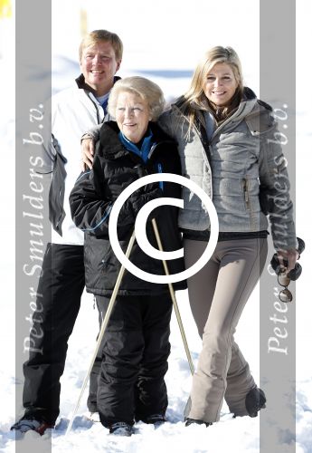 Lech, 18 Februari 2013 Fotoshoot Kon. huis in Lech tijdens de wintersportvakantie met o.a.: Koningin Beatrix, Prins Willem Alexander, Prinses Maxima, Prinses Amalia, Prinses Alexia en Prinses Ariane.
Foto Peter Smulders BV