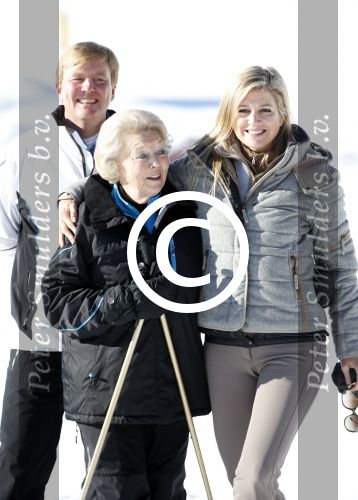 Lech, 18 Februari 2013 Fotoshoot Kon. huis in Lech tijdens de wintersportvakantie met o.a.: Koningin Beatrix, Prins Willem Alexander, Prinses Maxima, Prinses Amalia, Prinses Alexia en Prinses Ariane.
Foto Peter Smulders BV