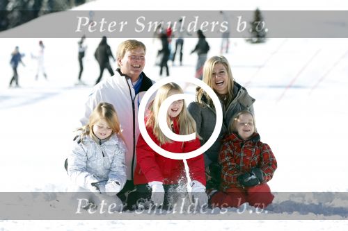 Lech, 18 Februari 2013 Fotoshoot Kon. huis in Lech tijdens de wintersportvakantie met o.a.: Koningin Beatrix, Prins Willem Alexander, Prinses Maxima, Prinses Amalia, Prinses Alexia en Prinses Ariane.
Foto Peter Smulders BV