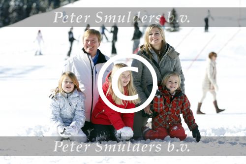 Lech, 18 Februari 2013 Fotoshoot Kon. huis in Lech tijdens de wintersportvakantie met o.a.: Koningin Beatrix, Prins Willem Alexander, Prinses Maxima, Prinses Amalia, Prinses Alexia en Prinses Ariane.
Foto Peter Smulders BV