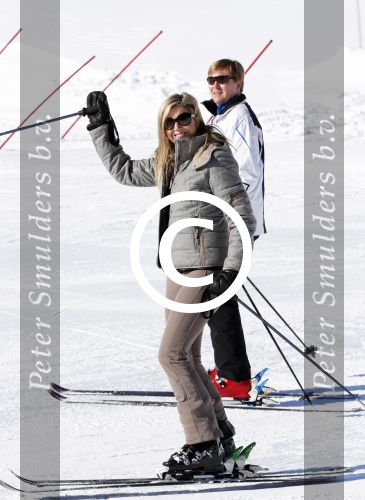 Lech, 18 Februari 2013 Fotoshoot Kon. huis in Lech tijdens de wintersportvakantie met o.a.: Koningin Beatrix, Prins Willem Alexander, Prinses Maxima, Prinses Amalia, Prinses Alexia en Prinses Ariane.
Foto Peter Smulders BV