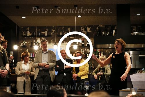 Amsterdam 4 februari 2013
Presentatie boek Patricia Snel in V hotel . Jaap Jongbloed krijgt het eerste exemplaar en zijn vriendin Quirine Melssen zingt verschillende liederen.
Peter Smulders bv