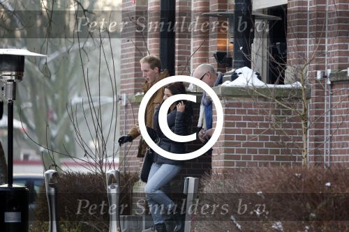 Rotterdam 23 januari 2013
Melissa Sneekes en Rene v d Gijp samen lunchen bij the harbour club in Rotterdam. Rene wil een dna test laten oen om te kijken of hij de vader van Melissa is.
Peter Smulders bv