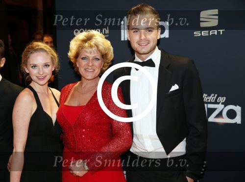 Amsterdam 28 januari 2013
Premiere verliefd op ibiza in Tuschinski. Simone Kleinsma Jim Bakkum en Pip Pellens
Peter Smulders bv