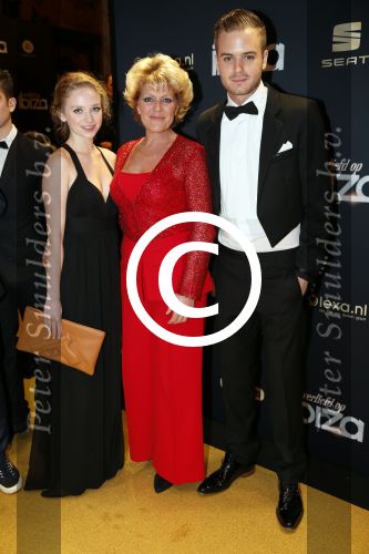 Amsterdam 28 januari 2013
Premiere verliefd op ibiza in Tuschinski. Simone Kleinsma Jim Bakkum en Pip Pellens
Peter Smulders bv