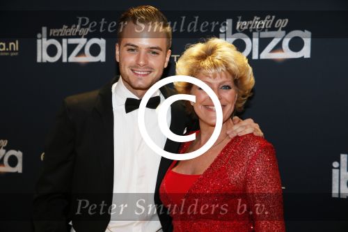 Amsterdam 28 januari 2013
Premiere verliefd op ibiza in Tuschinski. Simone Kleinsma Jim Bakkum en Pip Pellens
Peter Smulders bv