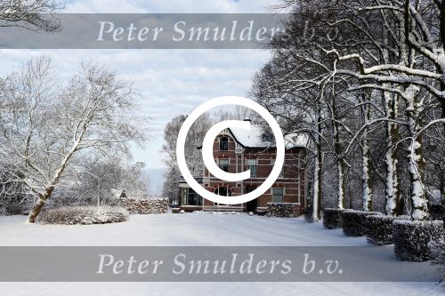 Nigtevecht 10 februari 2013
Huis Anouk Bo Max Edwin Smulders in de sneeuw.
Peter Smulders bv