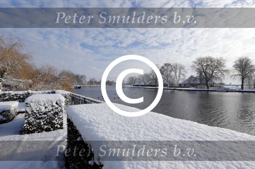 Nigtevecht 10 februari 2013
Huis Anouk Bo Max Edwin Smulders in de sneeuw.
Peter Smulders bv