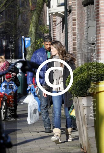 Amsterdam 6 februari 2013
Frank Rijkaard en zijn vrouw Stephanie  hebben hun zoon opgehaald van school
Peter Smulders bv