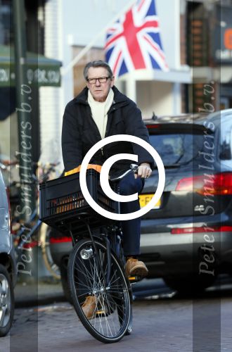 Amsterdam 8 februari 2013
Ursul de Geer op de fiets op de cornelis schuytstraat.
Peter Smulders bv