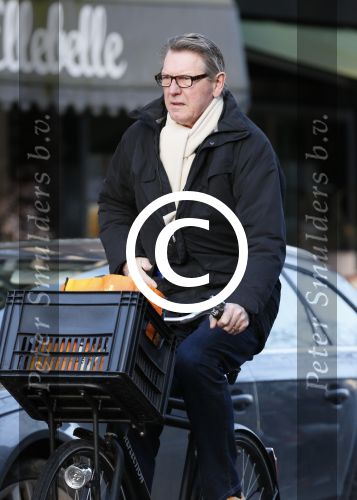 Amsterdam 8 februari 2013
Ursul de Geer op de fiets op de cornelis schuytstraat.
Peter Smulders bv