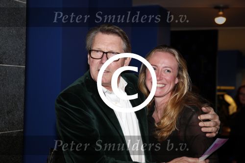 Haarlem 31 januari 2013
Premiere terug naar de kust in de schouwburg van Haarlem. Ursul de Geer met een kennis
Peter Smulders bv