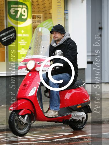 Amsterdam 5 februari 2013
Victor Reinier op zijn vespa scooter.
Peter Smulders bv