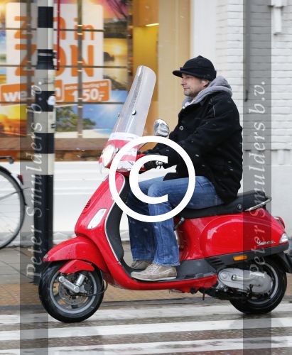 Amsterdam 5 februari 2013
Victor Reinier op zijn vespa scooter.
Peter Smulders bv