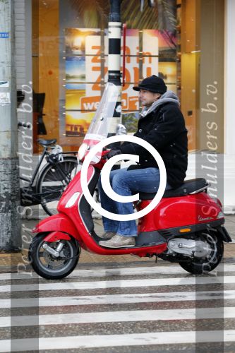 Amsterdam 5 februari 2013
Victor Reinier op zijn vespa scooter.
Peter Smulders bv