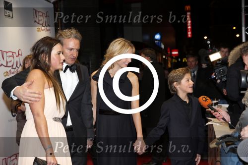 Amsterdam 11 februari 2013
Premiere Ushi must marry met Wendy v Dijk in Tuschinski. Wendy v Dijk met Erland Galjaard (zijn dochter) en zoon Sem
Peter Smulders bv