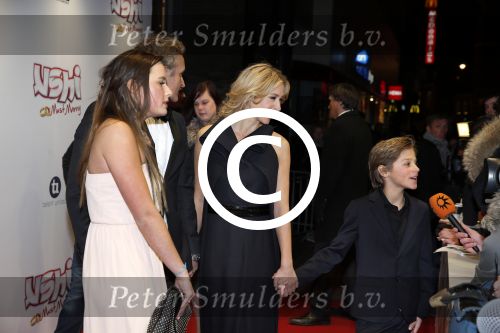 Amsterdam 11 februari 2013
Premiere Ushi must marry met Wendy v Dijk in Tuschinski. Wendy v Dijk met Erland Galjaard (zijn dochter) en zoon Sem
Peter Smulders bv