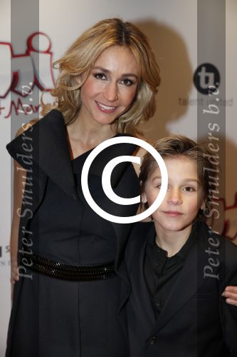 Amsterdam 11 februari 2013
Premiere Ushi must marry met Wendy v Dijk in Tuschinski. Wendy v Dijk met Erland Galjaard (zijn dochter) en zoon Sem
Peter Smulders bv