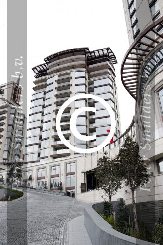Istanbul 25 januari 2013
In dit Appartementen complex mede ontworpen door Giorgio Armani gaan Wesley Sneijder en zijn vrouw Yolanthe Sneijder cabau in een prachtige penthouse wonen met overzicht over heel Istanbul.
Peter Smulders bv