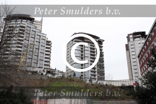 Istanbul 25 januari 2013
In dit Appartementen complex mede ontworpen door Giorgio Armani gaan Wesley Sneijder en zijn vrouw Yolanthe Sneijder cabau in een prachtige penthouse wonen met overzicht over heel Istanbul.
Peter Smulders bv