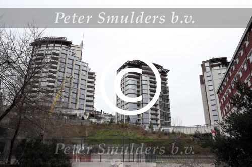 Istanbul 25 januari 2013
In dit Appartementen complex mede ontworpen door Giorgio Armani gaan Wesley Sneijder en zijn vrouw Yolanthe Sneijder cabau in een prachtige penthouse wonen met overzicht over heel Istanbul.
Peter Smulders bv