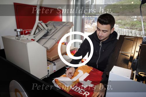Istanbul 24 januari 2013
Op bezoek bij Wesley Sneijder en zijn vrouw Yolanthe Sneijder Cabau.
Ze slapen in het four seasons hotel . Wesley gaat spelen voor Galatasaray en wordt als een held binnengehaald. souvenirshop
Peter Smulders bv