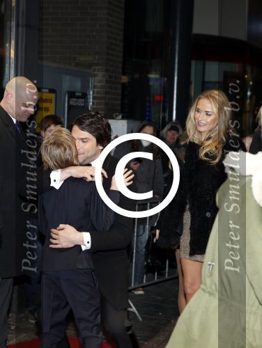 Amsterdam 11 februari 2013
Premiere Ushi must marry met Wendy v Dijk in Tuschinski. Xander de Buisonje met vrouw Sophie en zoon Sem v Dijk
Peter Smulders bv