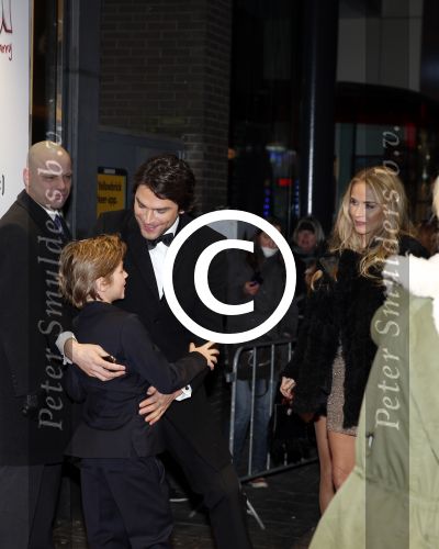 Amsterdam 11 februari 2013
Premiere Ushi must marry met Wendy v Dijk in Tuschinski. Xander de Buisonje met vrouw Sophie en zoon Sem v Dijk
Peter Smulders bv