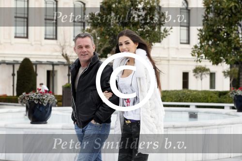 Istanbul 25 januari 2013
Yolanthe Sneijder Cabau samen met haar schoonvader Berrie Sneijder en hondje James in de tuin van het four seasons Hotel in Istanbul.
Peter Smulders bv