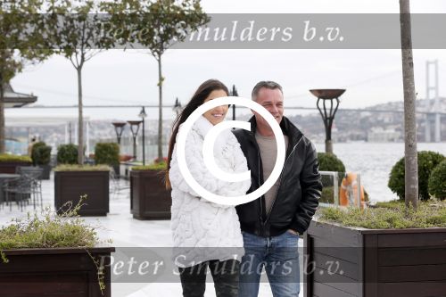 Istanbul 25 januari 2013
Yolanthe Sneijder Cabau samen met haar schoonvader Berrie Sneijder en hondje James in de tuin van het four seasons Hotel in Istanbul.
Peter Smulders bv