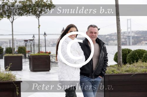 Istanbul 25 januari 2013
Yolanthe Sneijder Cabau samen met haar schoonvader Berrie Sneijder en hondje James in de tuin van het four seasons Hotel in Istanbul.
Peter Smulders bv