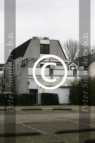 Aalsmeer 17 januari 2014
Bonnie st Claire met haar hondjes bij haar huis.